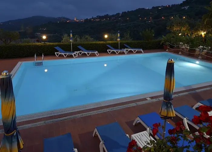 Aparthotel Elvira 3*