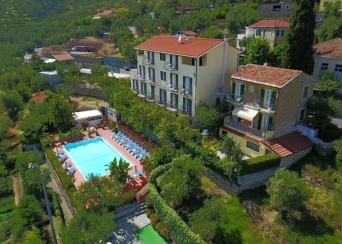 Elvira Aparthotel Diano Marina
